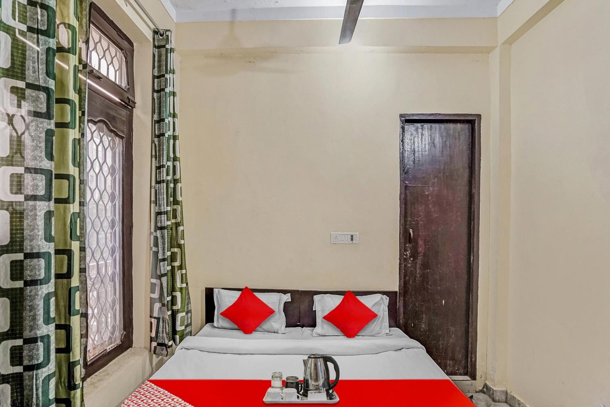 Hotel OYO Flagship 70209 Alpha One Greater Noida Exterior foto