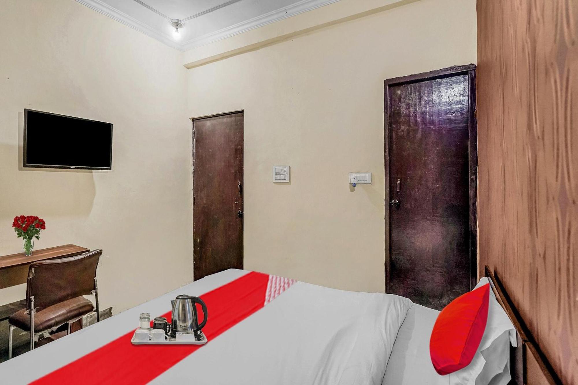 Hotel OYO Flagship 70209 Alpha One Greater Noida Exterior foto