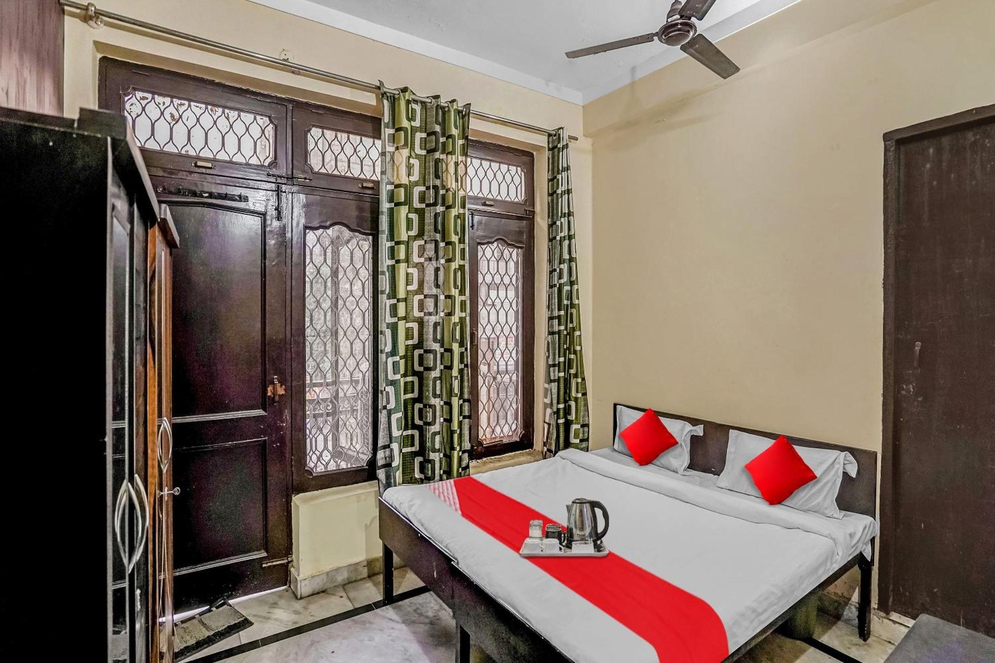 Hotel OYO Flagship 70209 Alpha One Greater Noida Exterior foto